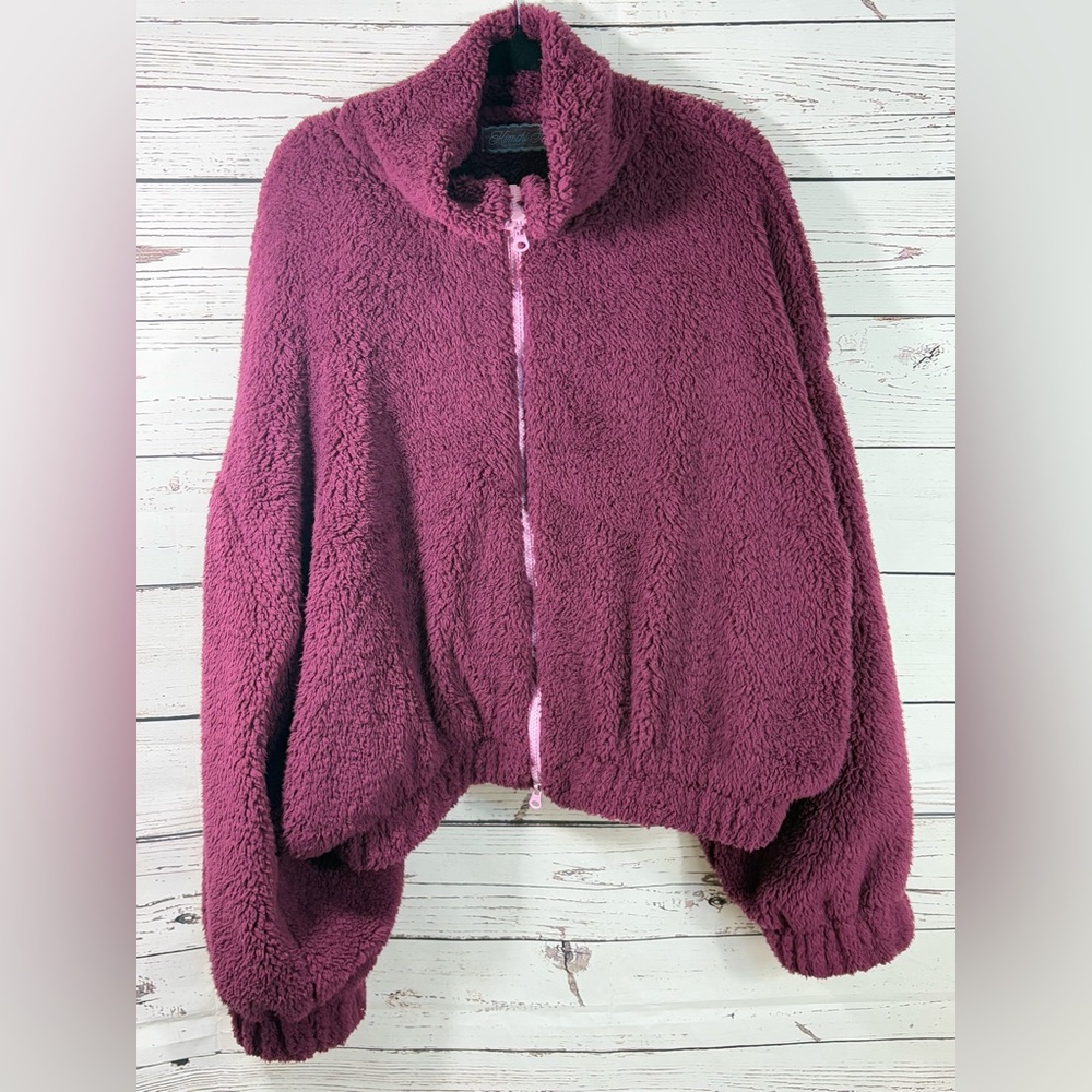 Kimchi Blue Urban Outfitters Faux Sherpa Wine Colored Teddy Jacket in Size XL - Picture 4 of 6